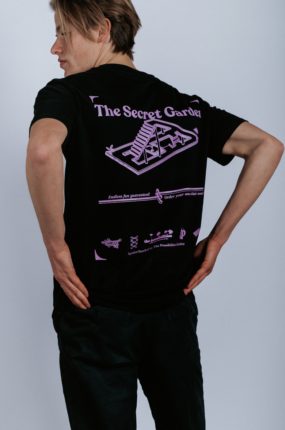 No 9: The Secret Garden T-shirt 'Black'